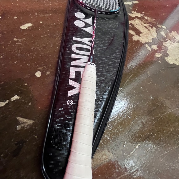 Yonex BadmintonRacquet Astrox 100zz 27Lb Tension Exbolt 63 String Dark Red 4UG5 - Picture 10 of 13